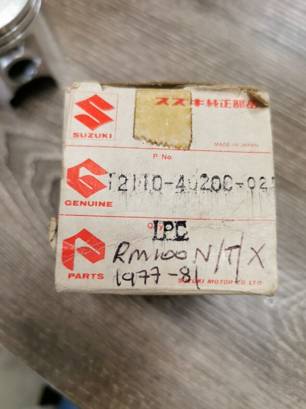 NOS SUZUKI RM100 1977 - 1981   PISTON STD  12110-40200 S11