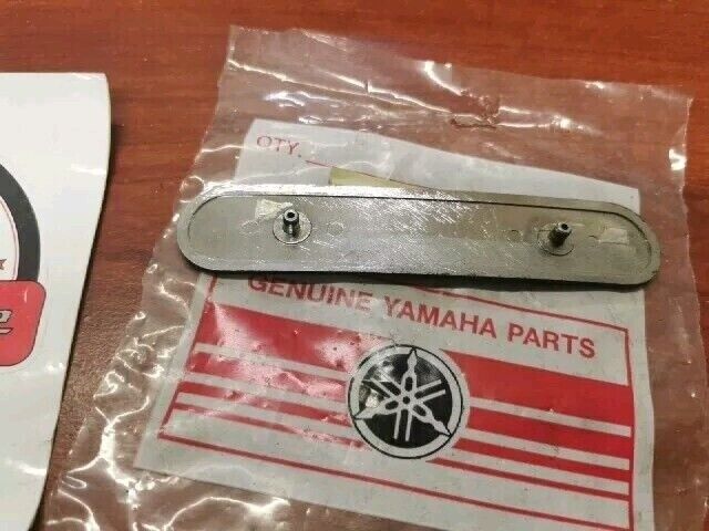 NOS Yamaha 1972 AT2 AT3 PROTECTOR EMBLEM 316-14729-30-00 Y163
