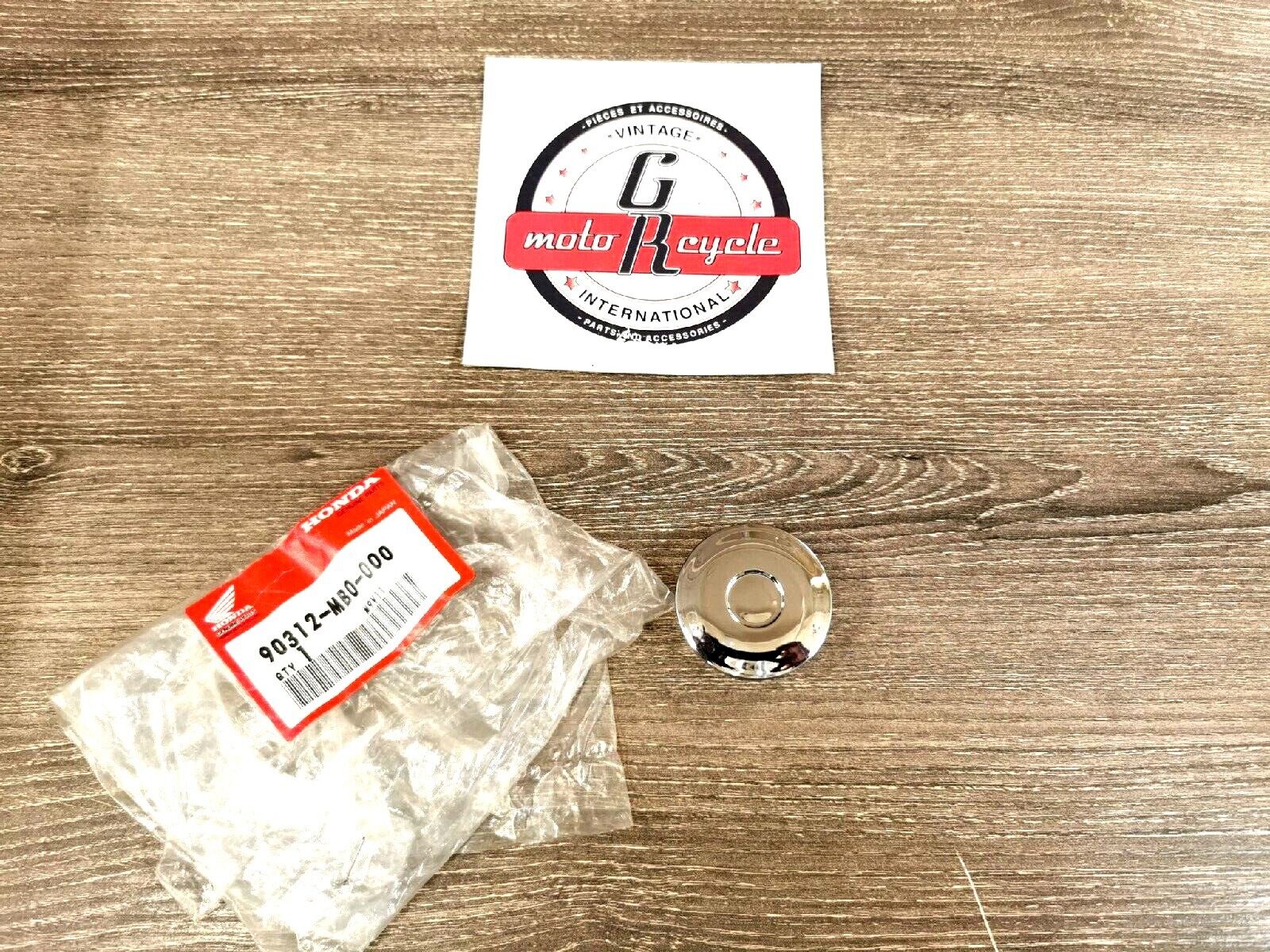 NOS HONDA VF750S VF700C 1982 - 1987  CAP  R  LOCK NUT 90312-MB0-000 H46