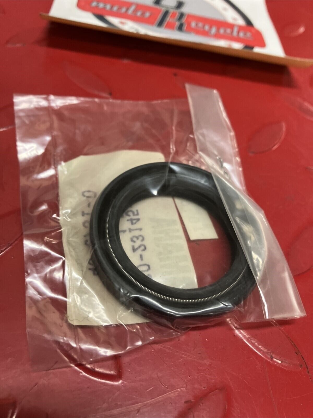 NOS YAMAHA FRONT FORK OIL SEAL 4G0-23145-00-00 Y63