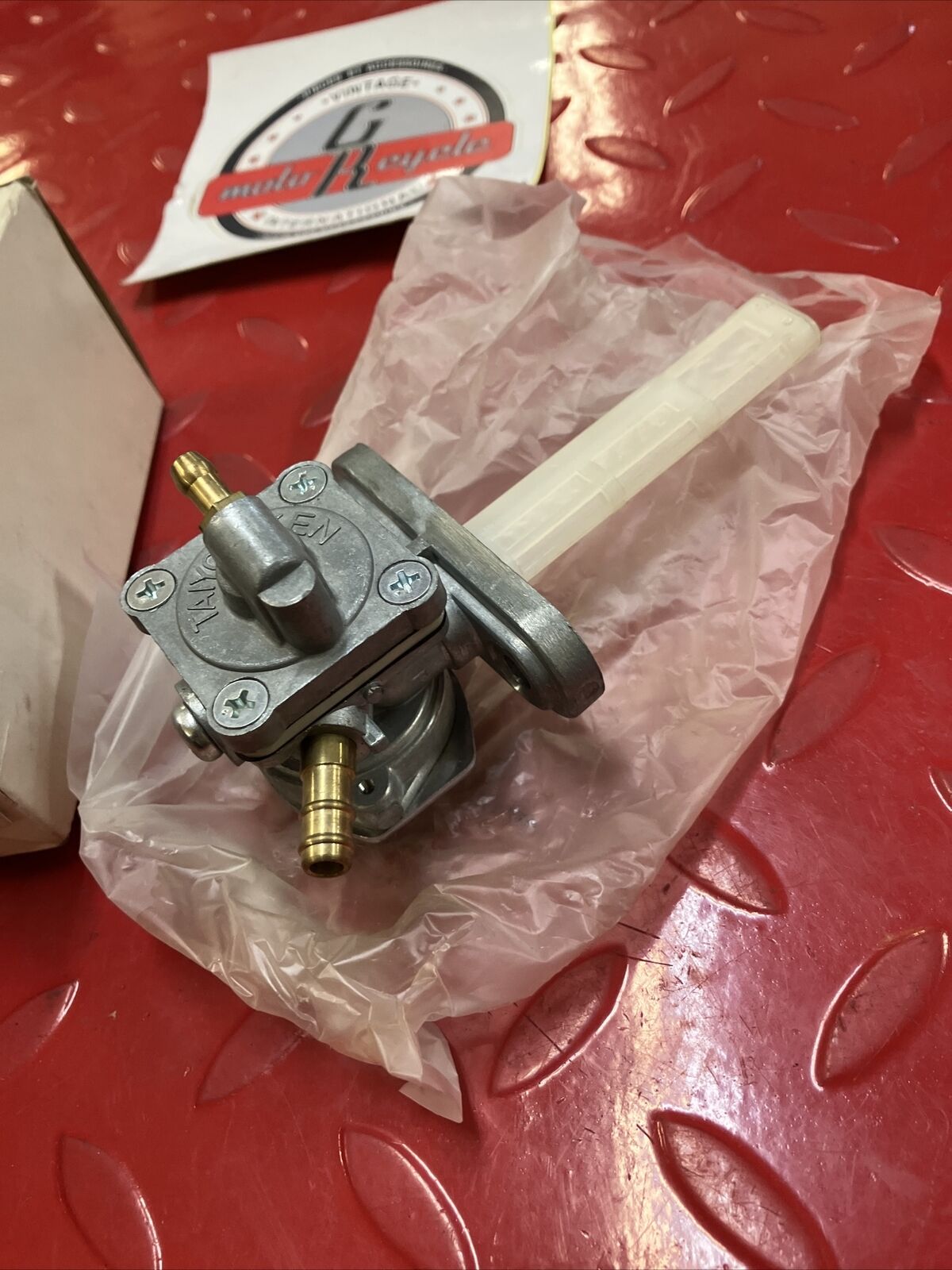 NOS Yamaha XS650 FUEL COCK ASSY PETCOCK 2M0-24510-04-00 Y35