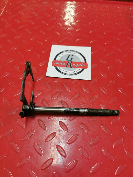 Yamaha DT125 1975 transmission gearshift gear shift shaft spindle