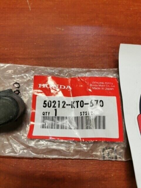 NOS Honda XR200R TANK GUARD RUBBER 50212-KT0-670 H107