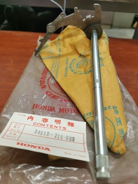 NOS Honda CB93 CB125 CA160 CB160 CL160 GEAR SHIFT SPINDLE 24610-216-000 H80