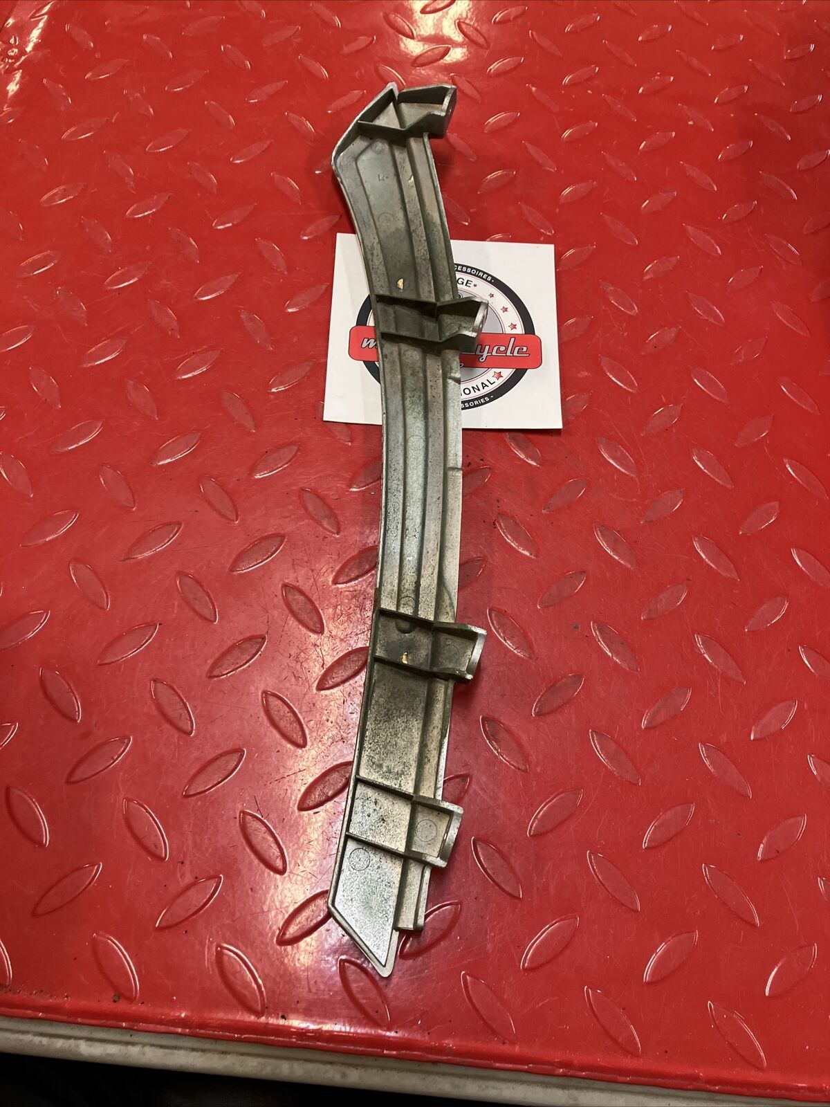Yamaha XV500 1983 Virago 500 right seat trim mold