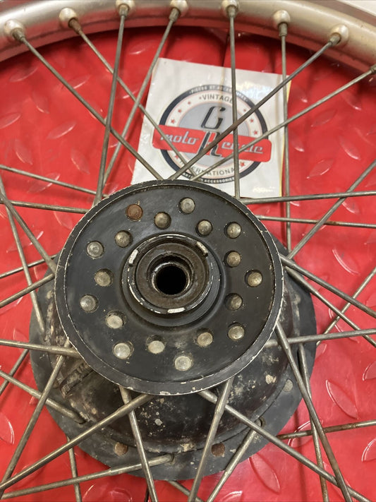 Yamaha YZ400 1977 Front wheel hub 1976 1978 322-25111-00-98