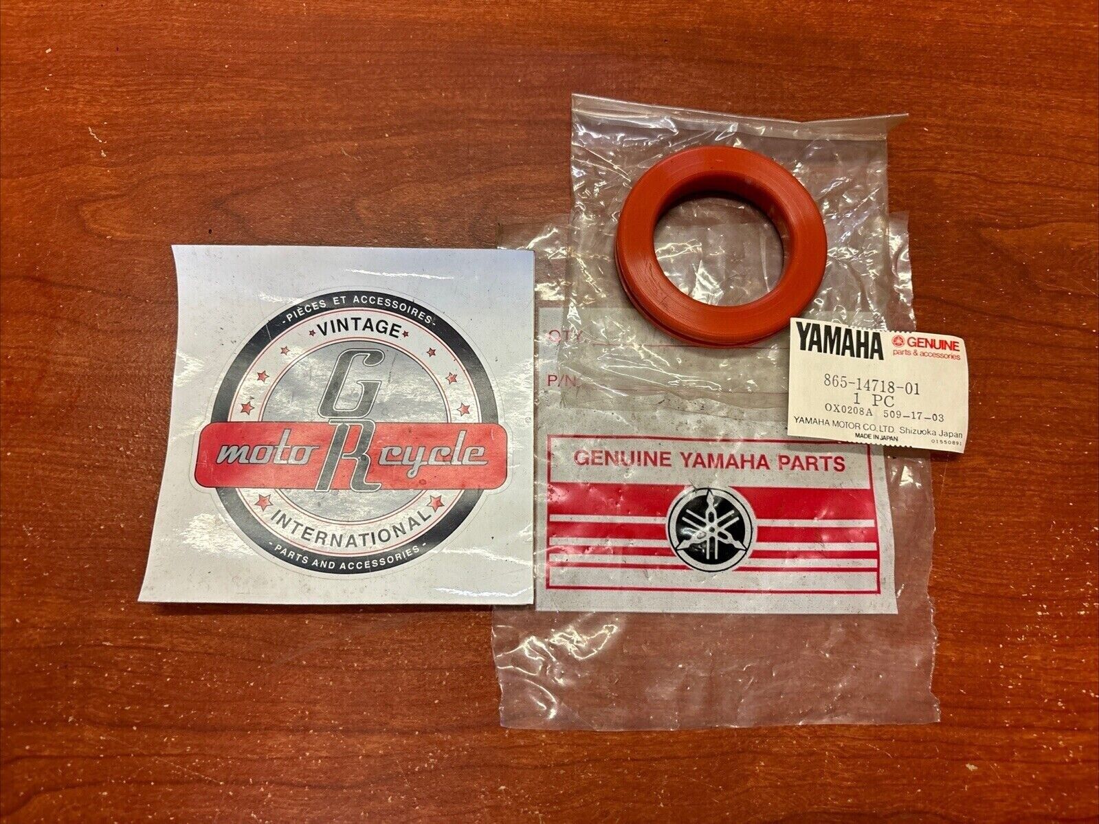 NOS Yamaha MUFFLER PROTECTOR 865-14718-01-00 SUB 865-14718-00-00 Y184