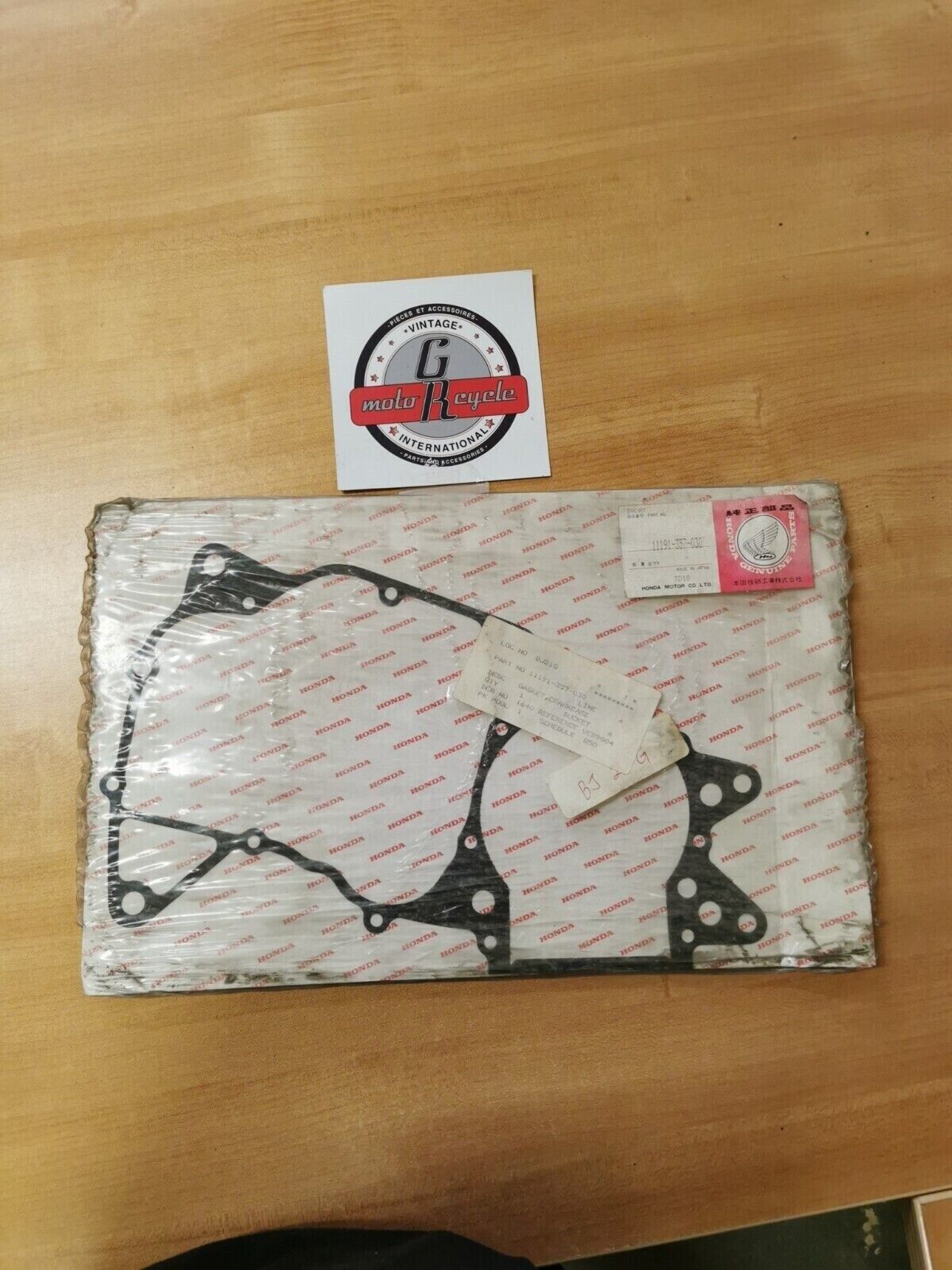 NOS Honda 1976 MT250 K1 CR250M GASKET, CRANKCASE 11191-357-030 H28