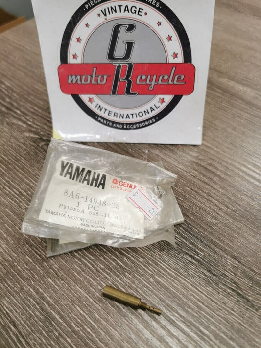 NOS YAMAHA EC540   1979 - 1990   INVITER Carburetor Jet  8A6-14948-25  Y56