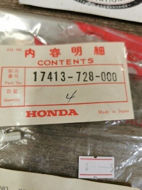 NOS HONDA RIVET PLASTIC 17413-728-000 H77