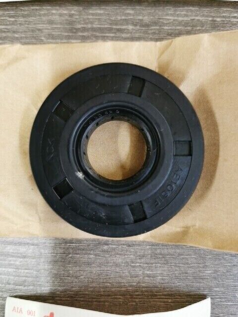 NOS HONDA CA175 1968 1969 CB160 CB200 CB200T OIL SEAL 20X52X9 91201-216-005 H92