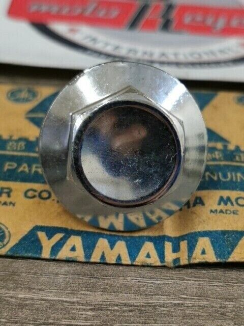 NOS YAMAHA TW200M1 MT03NB XV250MC XT350B TX500 BOLT FLANGE 90105-14102-00 Y158
