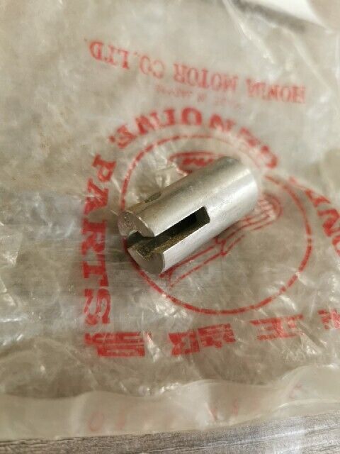 NOS HONDA CB250 CB350 CL350 PLUNGER OIL PUMP 15209-286-000 H92