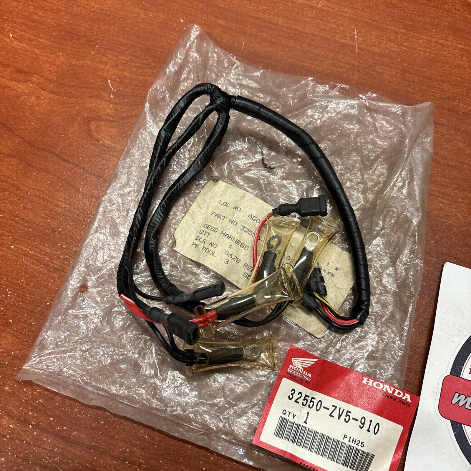 NOS Honda METER HARNESS 32550-ZV5-910 H153