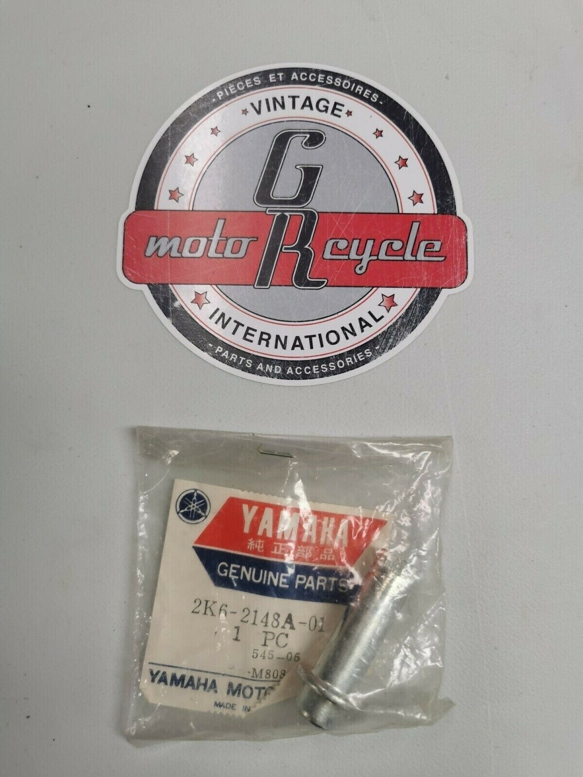 NOS Yamaha YZ400 1977 SHAFT(side cover frame) 2K6-2148A-01-00 Y4