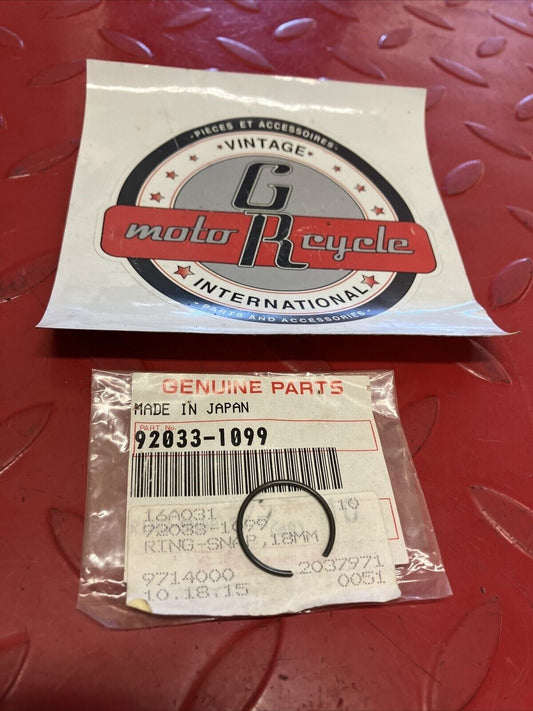 NOS KAWASAKI PISTON PIN RING SNAP 18MM CIRCLIP 92033-1099 K12