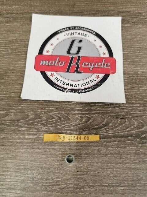 NOS Yamaha DT1B FZX700SC FZX700TC MX400B IT400C COLLAR 256-21544-00-00 Y139