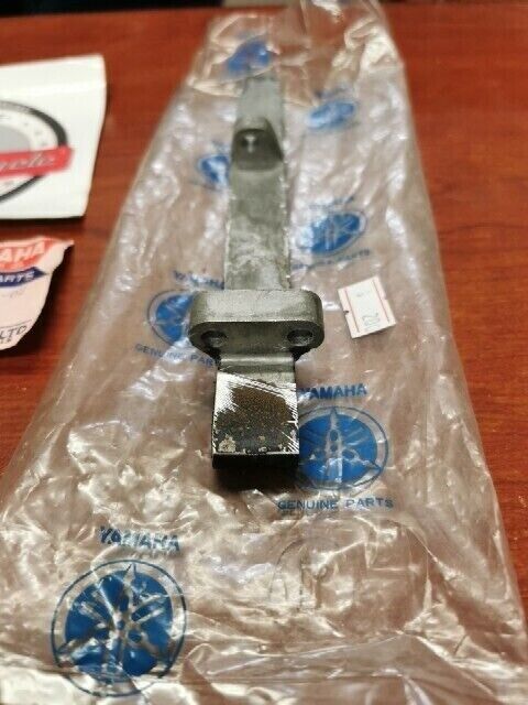 NOS Yamaha TX750/A STOPPER GUIDE 1 341-12231-02-00 SUB. 341-12231-03-00 Y101