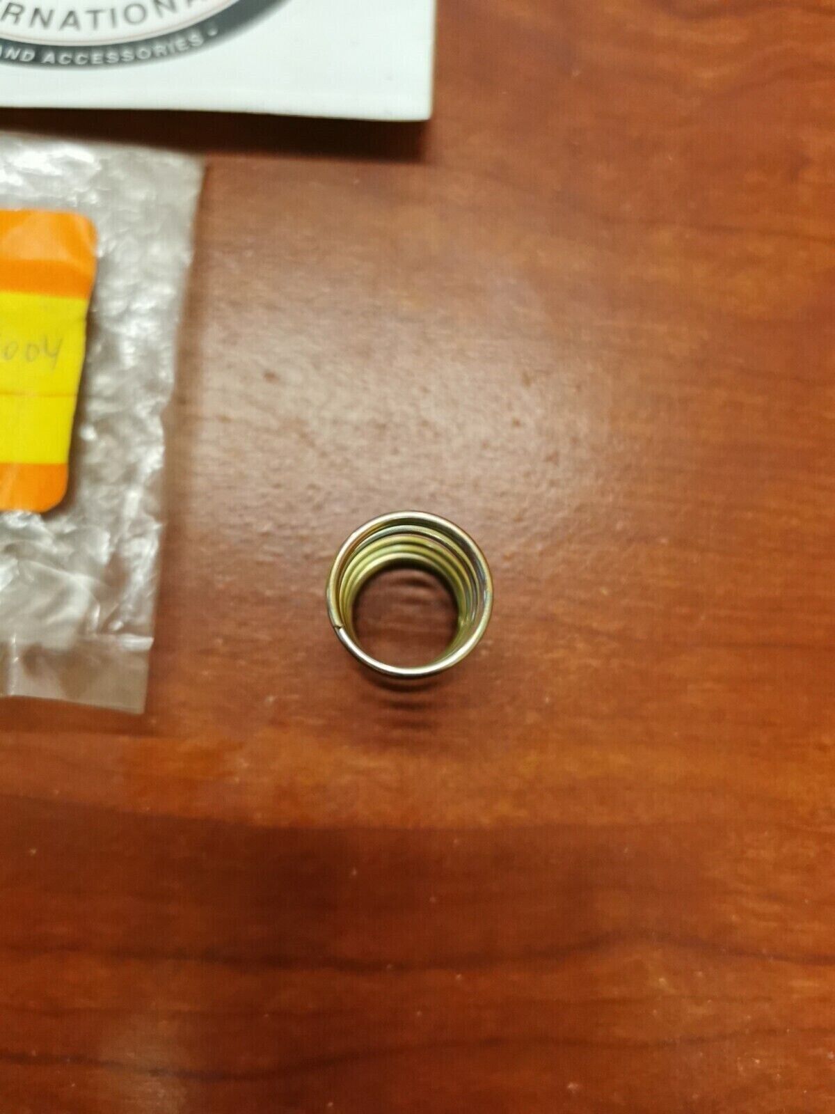 NOS Suzuki GS250 GS450 SIDE COVER SPRING 09440-17004 SUB. 09440-20009-XC0 S17