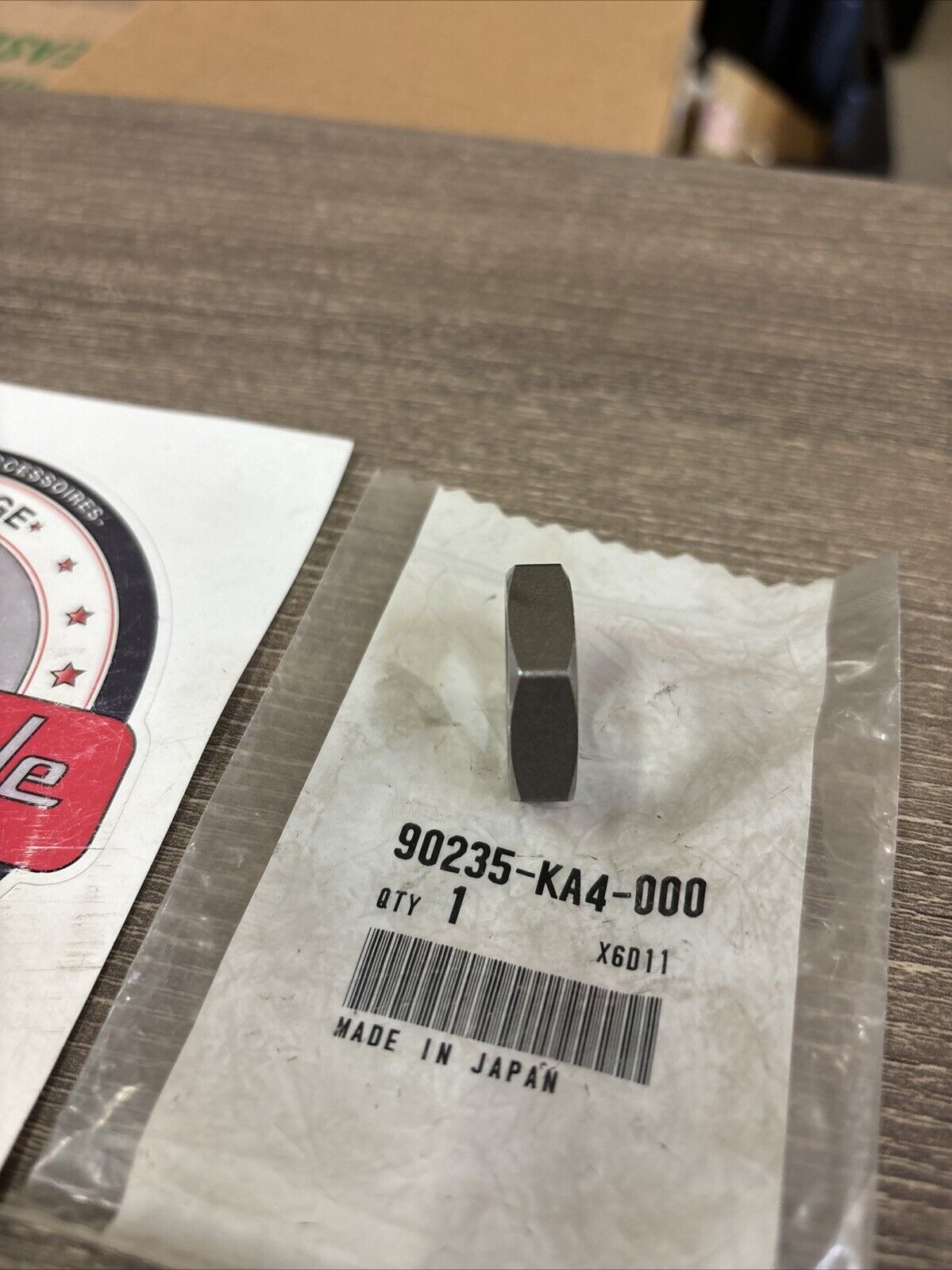 NOS Honda ATC250 CB400SS CBX125 CR125R CR250R NUT 18MM 90235-KA4-000 H130