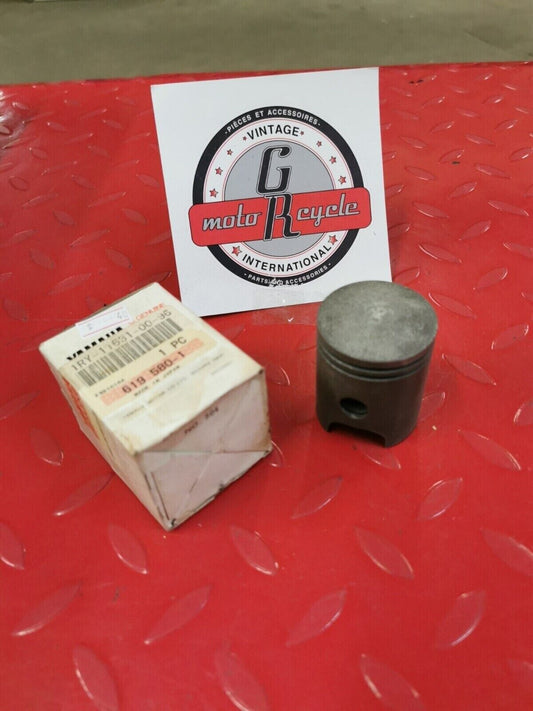 NOS YAMAHA    PW80  1985 - 2005  PISTON STD   Superseded by 3E5-11631-00-97 Y50