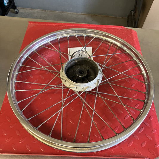 Kawasaki KE125 1978 front wheel hub rim