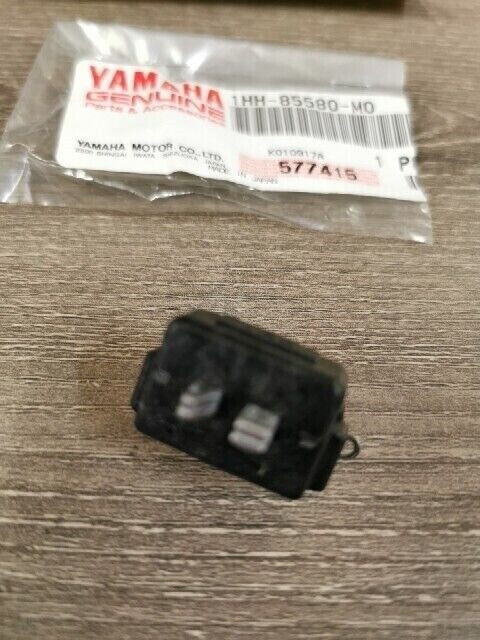 NOS YAMAHA SCOOTER SH50N RAZZ 1987 - 2001 COIL PULSER 1HH-85580-M0-00 Y106