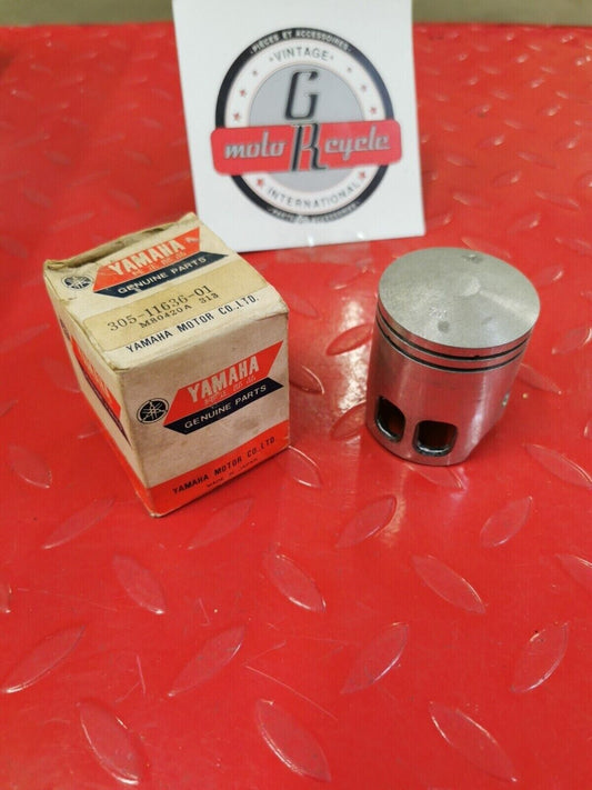 NOS YAMAHA  LT2 1972 PISTON .50  305-11636-01-00 Y50