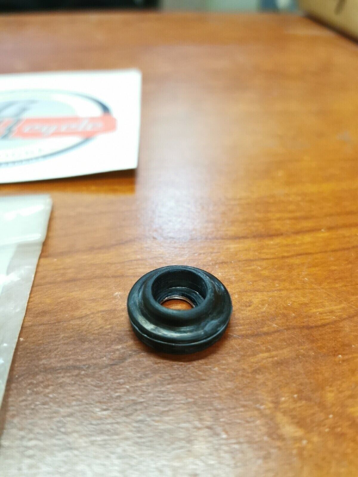 NOS Yamaha SEAT HANDLE COVER 1T4-24796-00-00 Y69