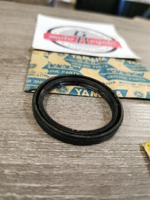 NOS YAMAHA TW200MC DT100B DT175E XT250J GT80B DT125 OIL SEAL 93105-47007-00 Y148