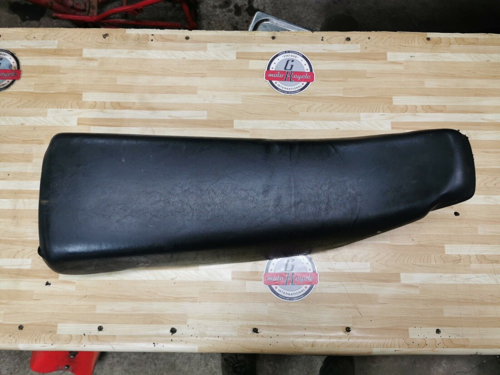 Honda CR125R 1984 seat saddle pan 2