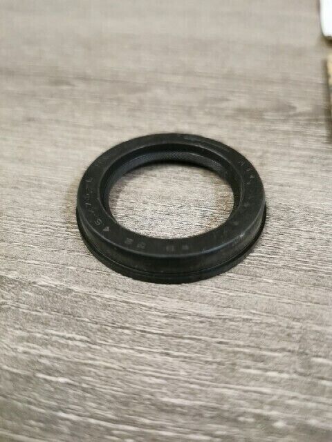 NOS YAMAHA XJ600SD FJ600N FJ600LC XS1100LH FZ600T OIL SEAL 93101-32088-00 Y148