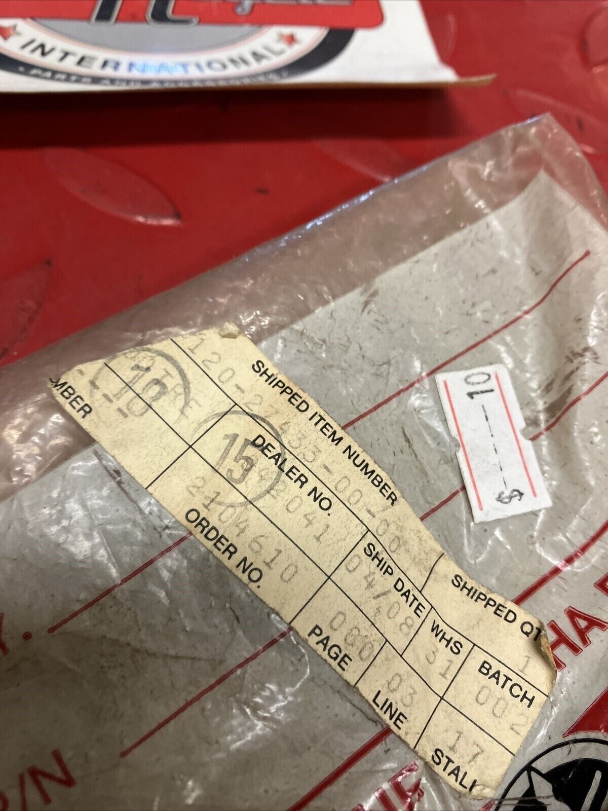 NOS YAMAHA FOOTPEG FOOTREST FOOT PEG REST COVER RUBBER 120-27433-00-00 Y60