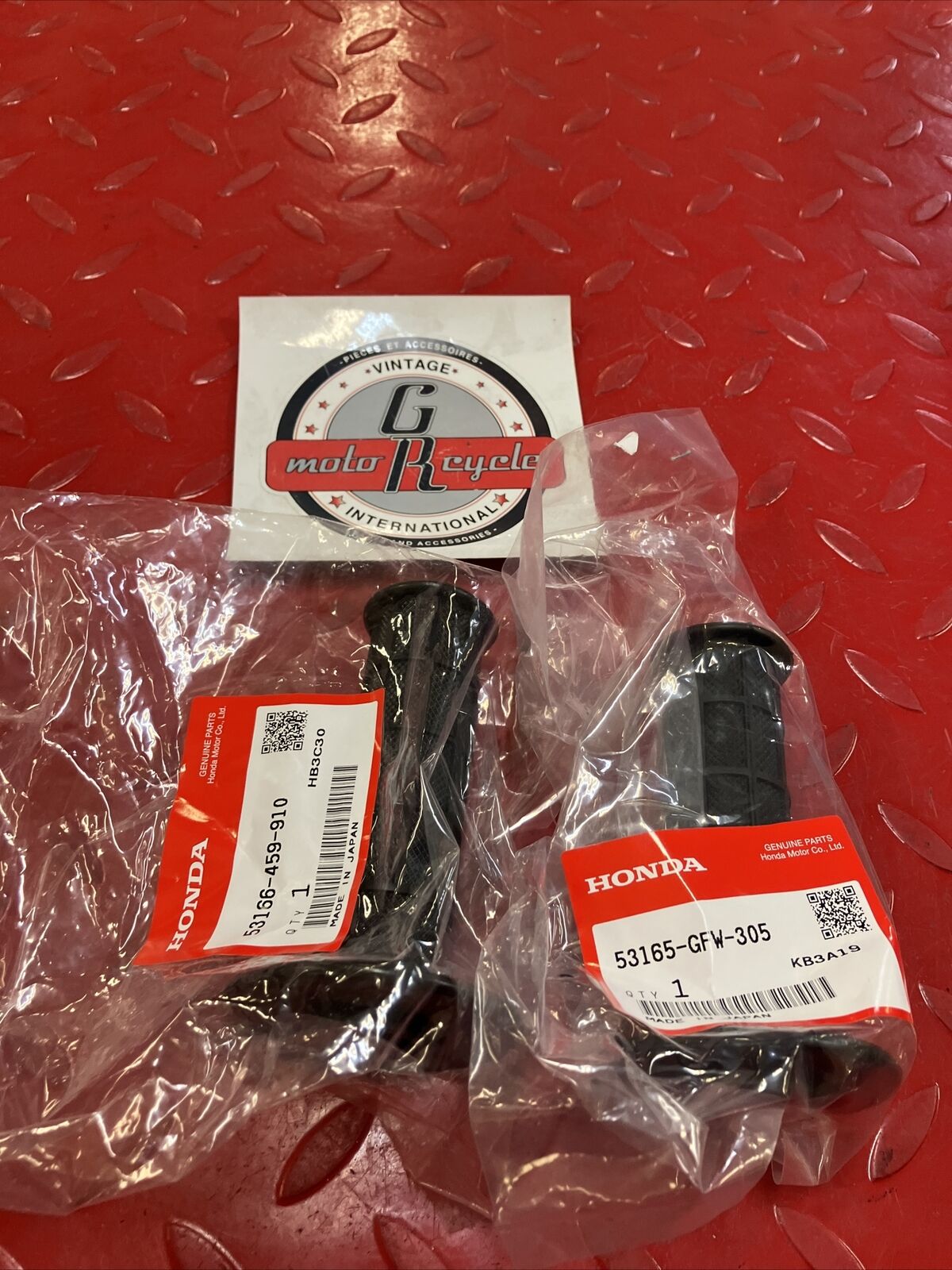 NEW Honda CR125R CR250R CR480R CR500R CR80R XR XL  Left right handlebar grip H99