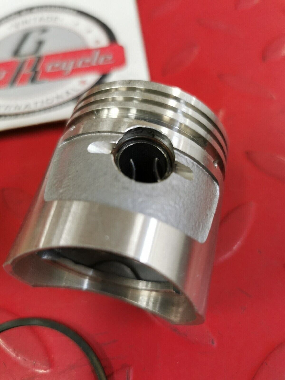 NOS HONDA C200 PISTON 1.00 KIT 13105-030-010   13105-030-000 H40