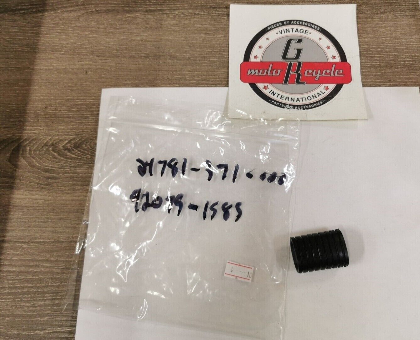 NOS HONDA CB750 VF1100 CHANGE PEDAL RUBBER 24781-371-000 J23