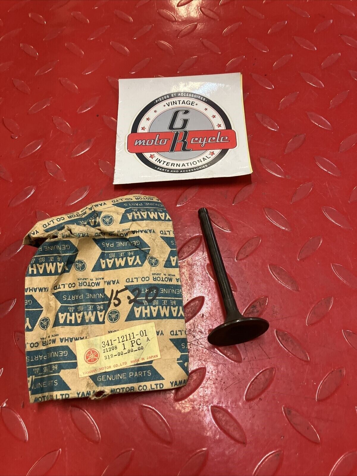 NOS Yamaha XS1 XS650 TX750 VALVE INTAKE #4 341-12111-01-00 341-12111-04-00 Y35