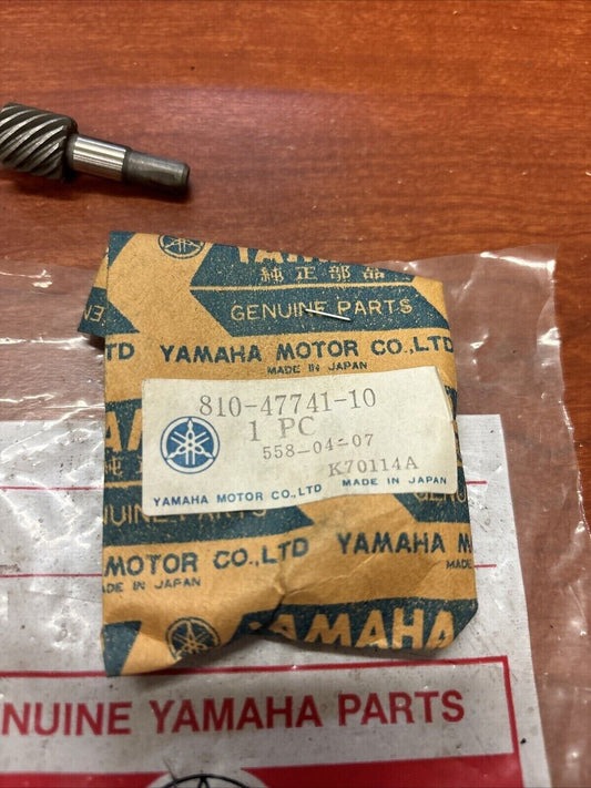 NOS Yamaha 1972 GP433SS/SR DRIVE GEAR 810-47741-10-00 SUB 810-47741-11-00 Y185
