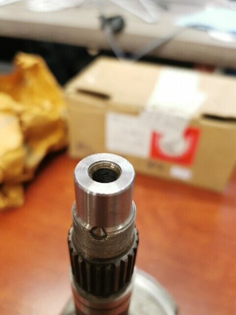 NOS Honda ATC250 TRX250 RIGHT CRANKSHAFT 13311-HA0-300 SUB 13311-HA0-310 H86