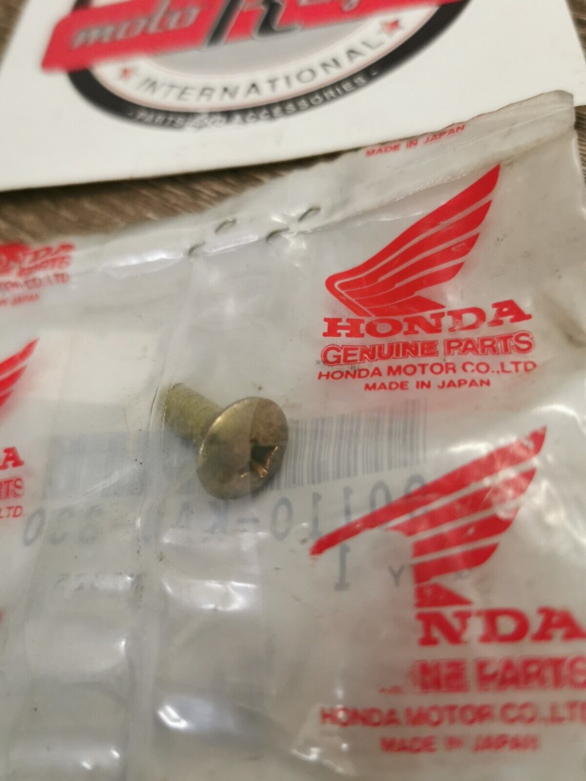 NOS HONDA CR80R BOLT  SEAT SETTING  90110-KA3-830 H54