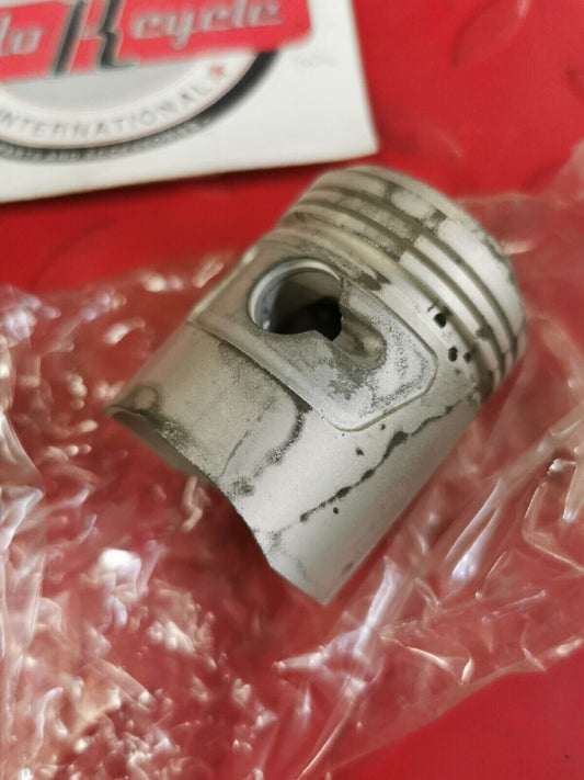 NOS HONDA S65 1965  Piston 1.00 13105-035-010 H40