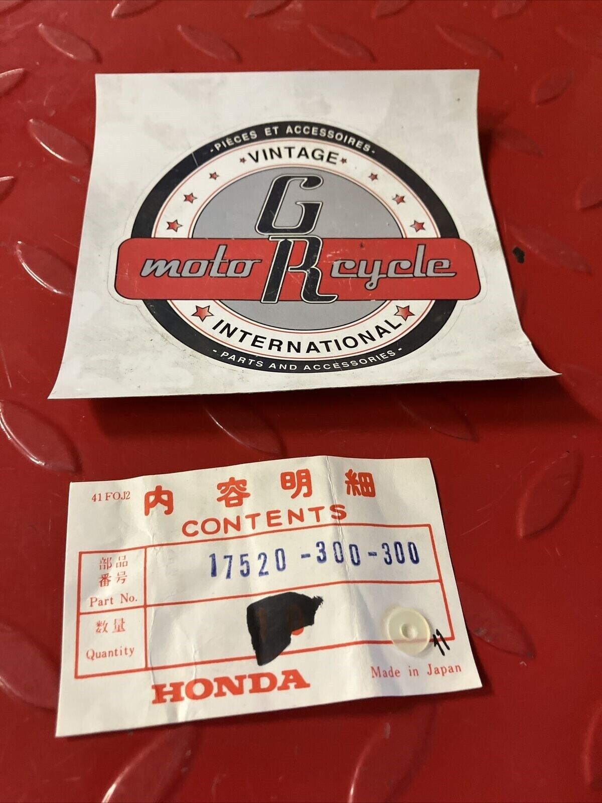 NOS HONDA CB750 CB350 CB450  WASHER FILLER CAP FRICTION 17520-300-300 H24