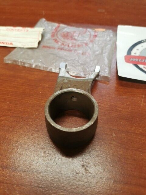 NOS Honda CB450 CB500T CL450 CENTER GEARSHIFT FORK 24231-292-030 H90