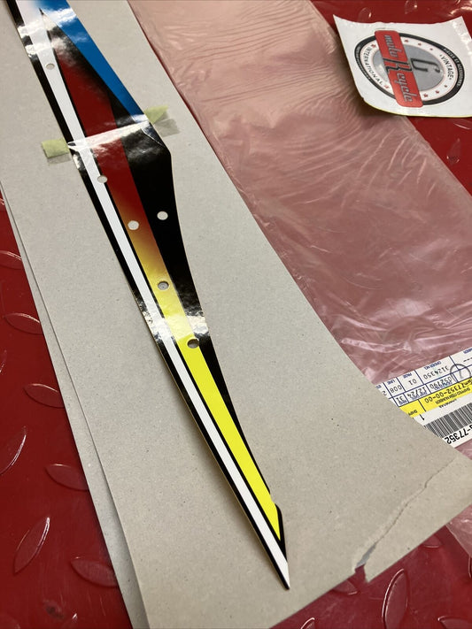 NOS Yamaha VX500 VX600 VX700 1999 DECAL EMBLEM 2 8DG-77352-00-00 Y36