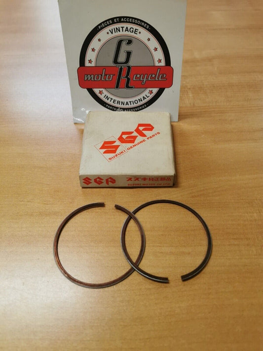 NOS SUZUKI  RM250 1976 PISTON RING SET .25   12140-40700  S8