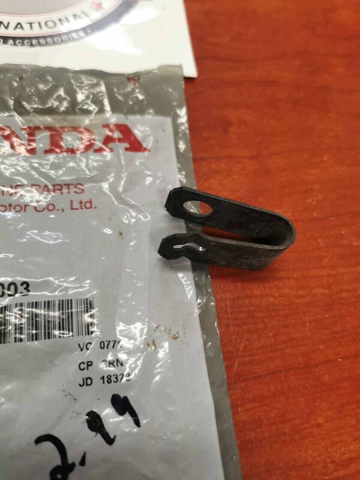 NOS Honda TRX350 TRX400 TRX300 SHOE CLAMP SPRING 45172-S04-003 H34