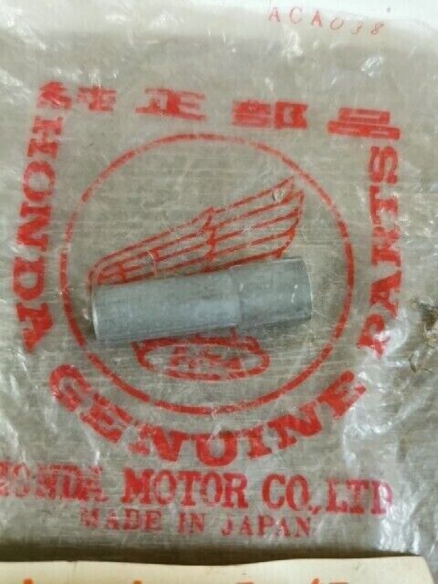 NOS HONDA CB500 SHAFT THROTTLE 16126-323-004 H81