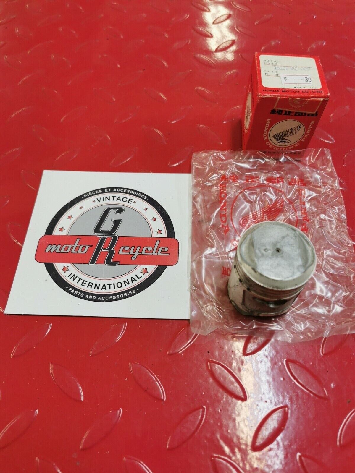 NOS Honda C105 T CA105 T PISTON (1.00) 13105-002-000 H5