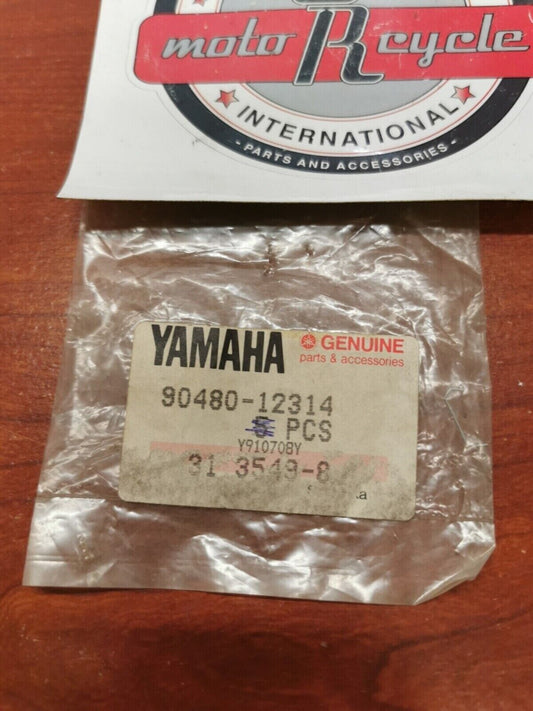NOS YAMAHA VK540 MT07 YZFR1 GROMMET 90480-12314-00 SUB. 90480-12497-00 Y72
