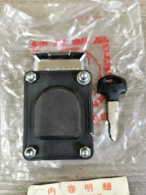 NOS HONDA GL1100 GL1100A GOLDWING 1980 - 1983 LOCK SIDE BAG 81218-463-770  H95